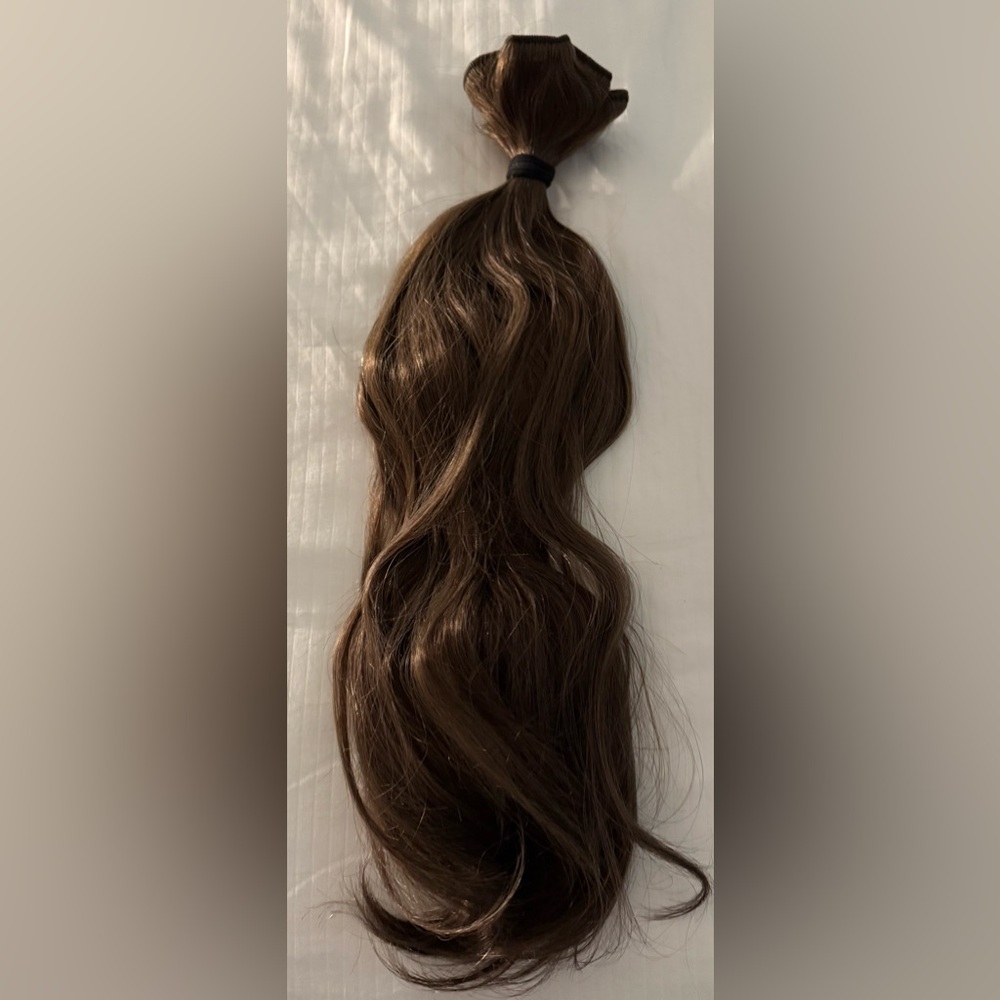 BELLAMI S WAVE SEW IN VOLUME WEFT WALNUT BROWN 20”L 30”W